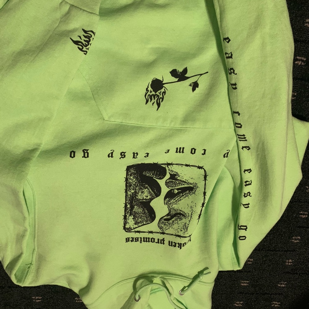 Mens broken promises hoodie size medium perfect condition rarely wore